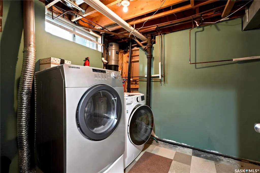 52 Tucker Crescent Saskatoon SK S7H 3H5
