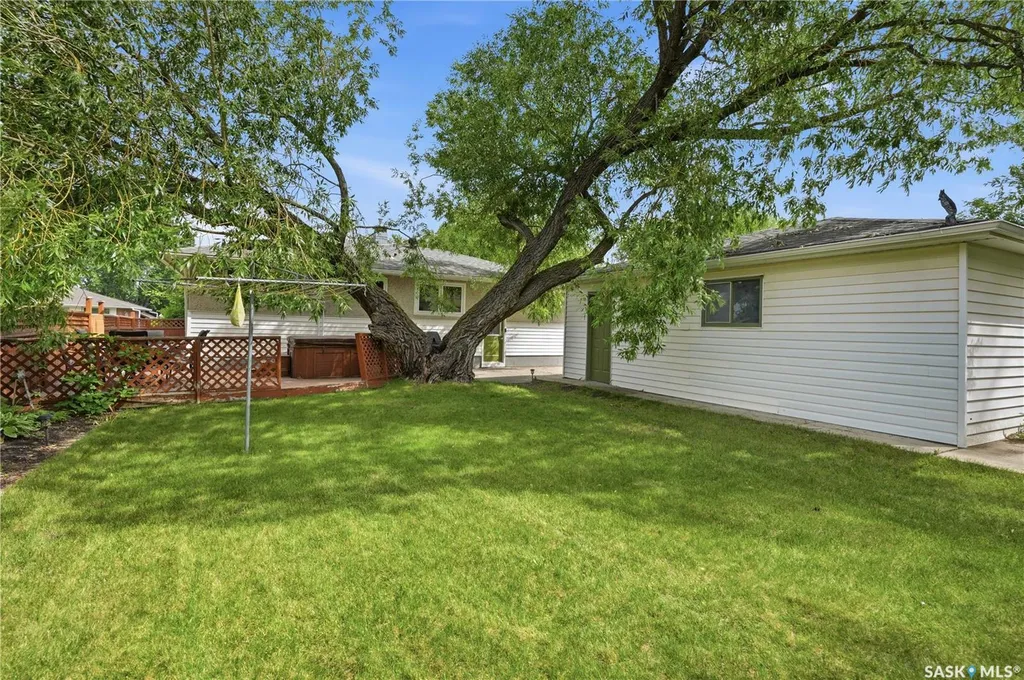 52 Tucker Crescent Saskatoon SK S7H 3H5