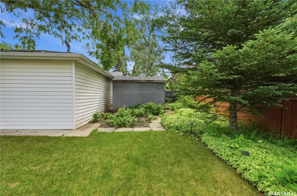 52 Tucker Crescent Saskatoon SK S7H 3H5
