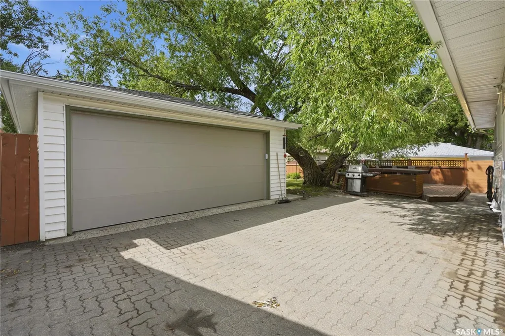 52 Tucker Crescent Saskatoon SK S7H 3H5