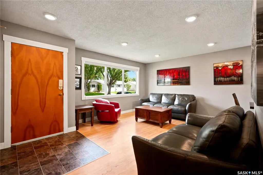 52 Tucker Crescent Saskatoon SK S7H 3H5