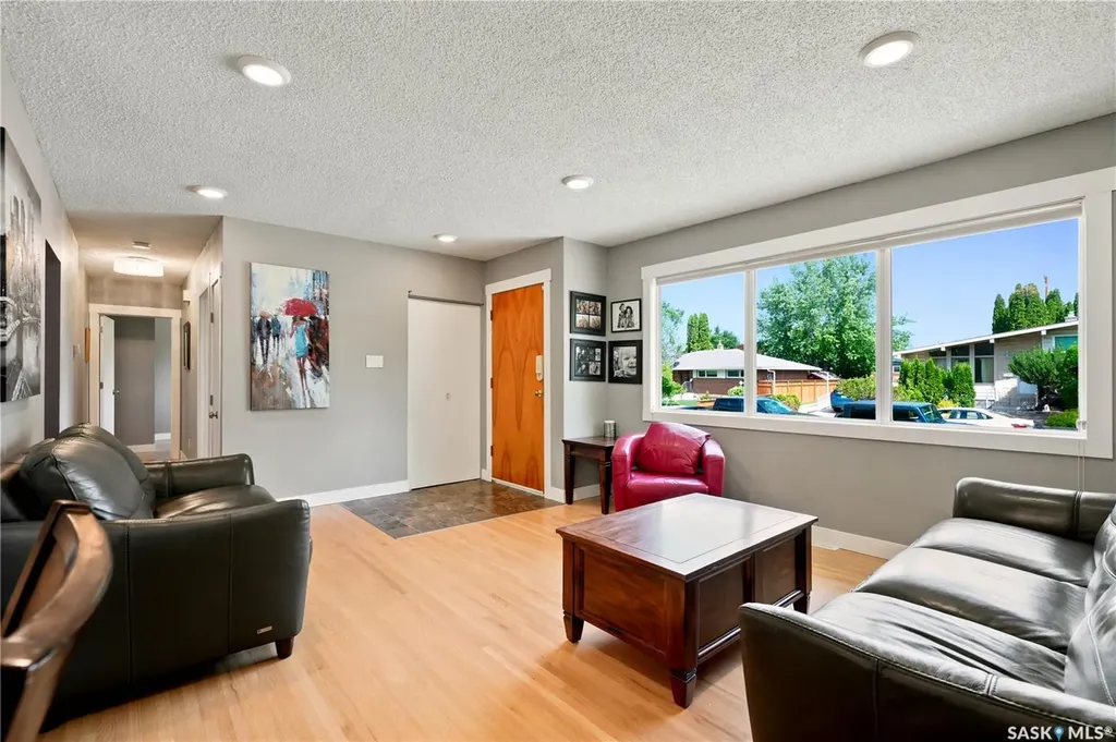 52 Tucker Crescent Saskatoon SK S7H 3H5
