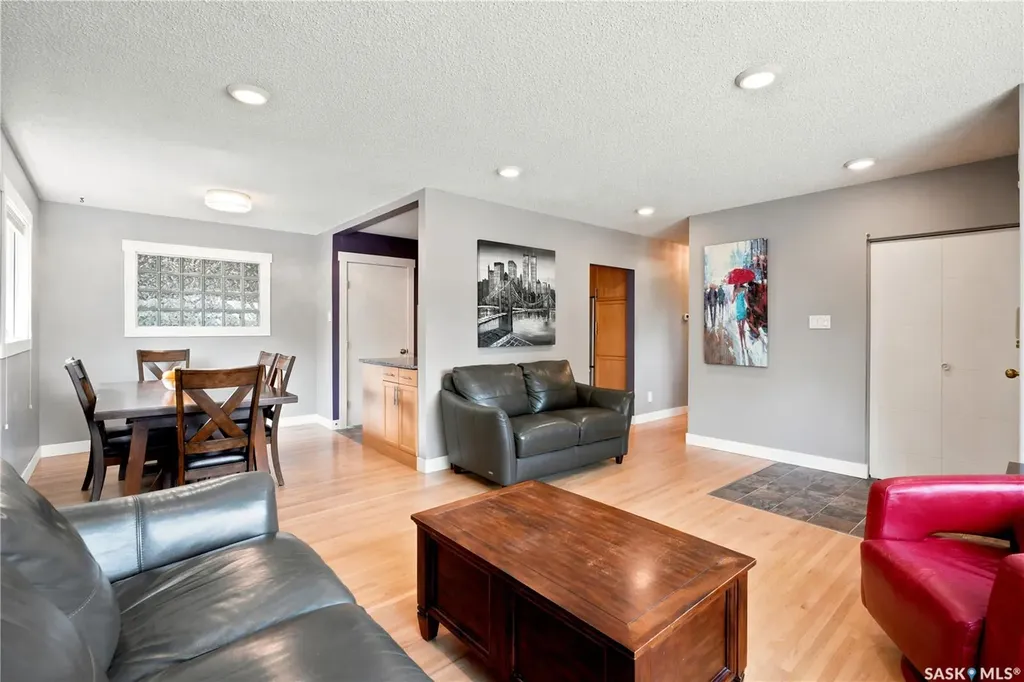 52 Tucker Crescent Saskatoon SK S7H 3H5