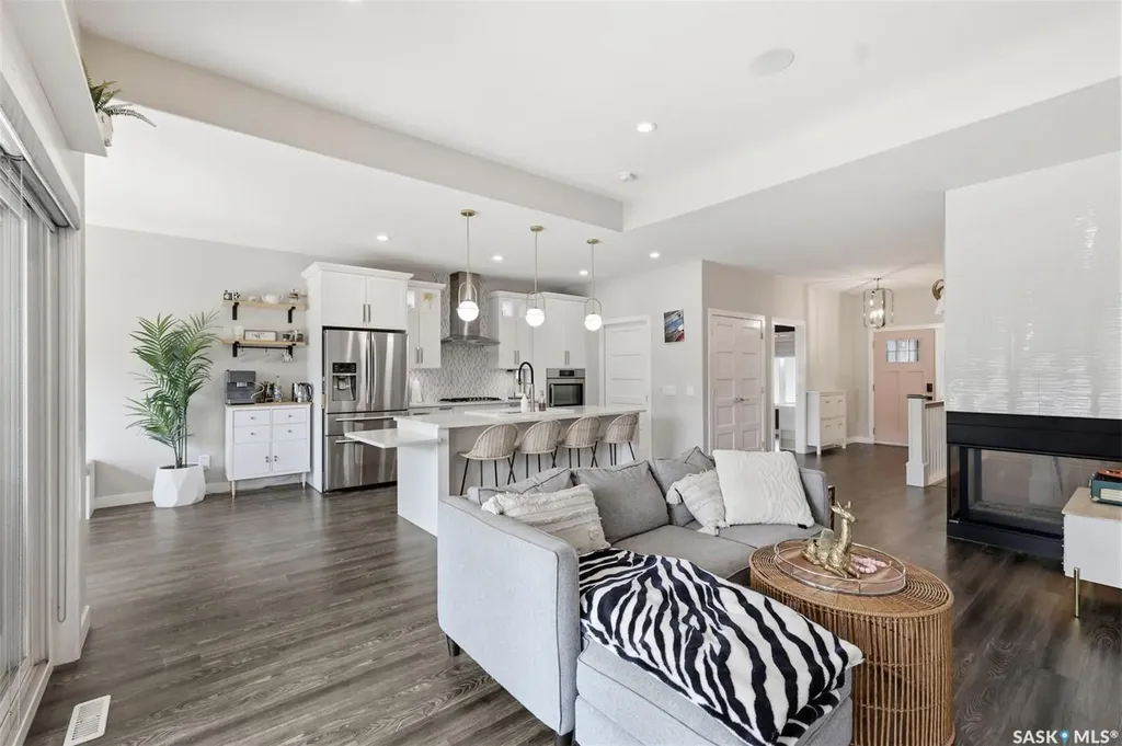 1521 10th Avenue N Saskatoon SK S7K 3A7