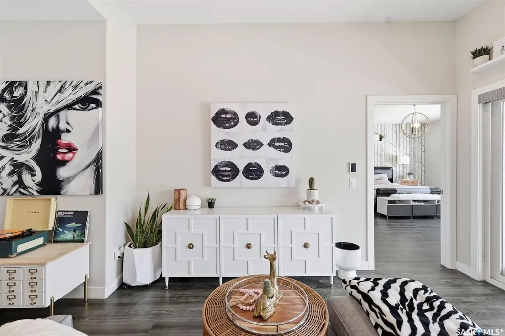 1521 10th Avenue N Saskatoon SK S7K 3A7