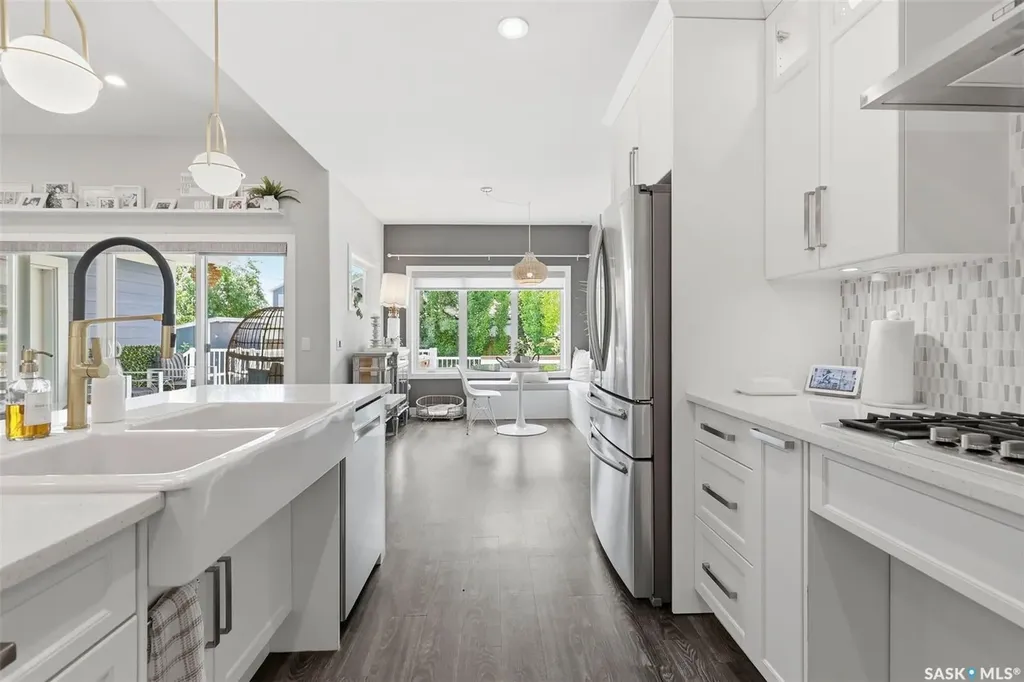1521 10th Avenue N Saskatoon SK S7K 3A7