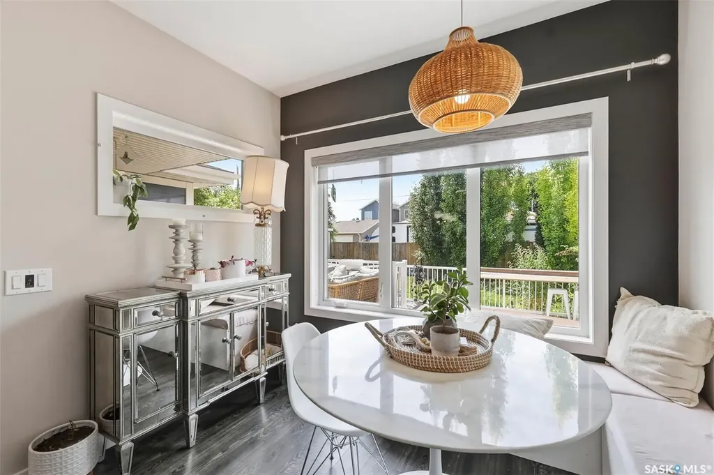 1521 10th Avenue N Saskatoon SK S7K 3A7