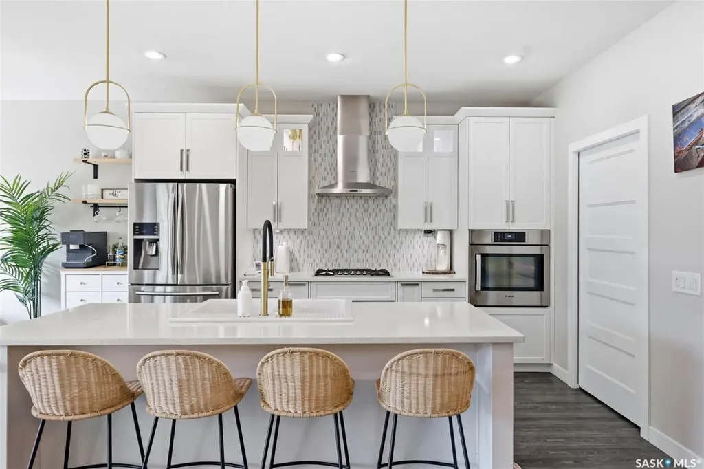 1521 10th Avenue N Saskatoon SK S7K 3A7