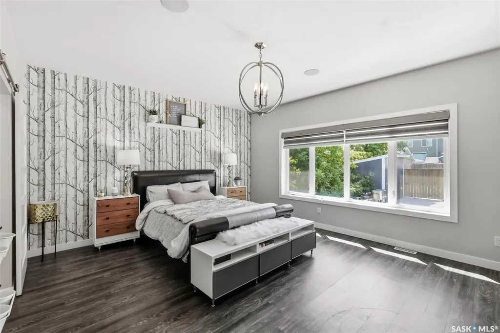 1521 10th Avenue N Saskatoon SK S7K 3A7