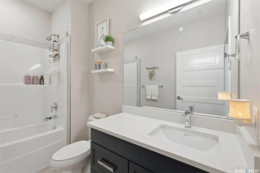 1521 10th Avenue N Saskatoon SK S7K 3A7