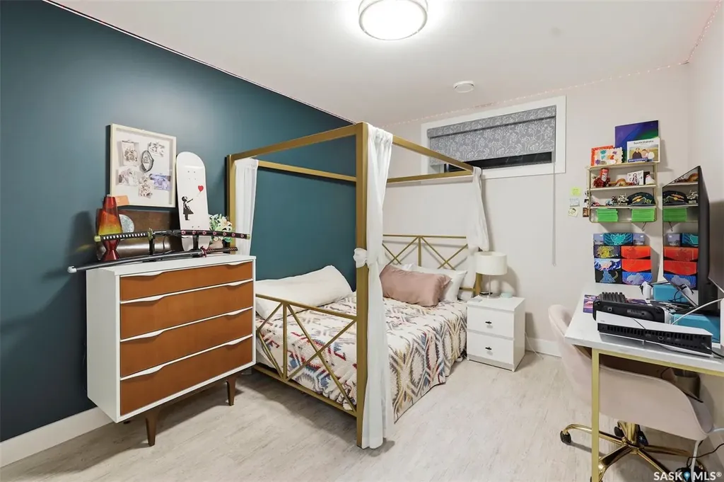 1521 10th Avenue N Saskatoon SK S7K 3A7