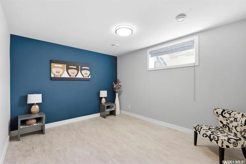 1521 10th Avenue N Saskatoon SK S7K 3A7