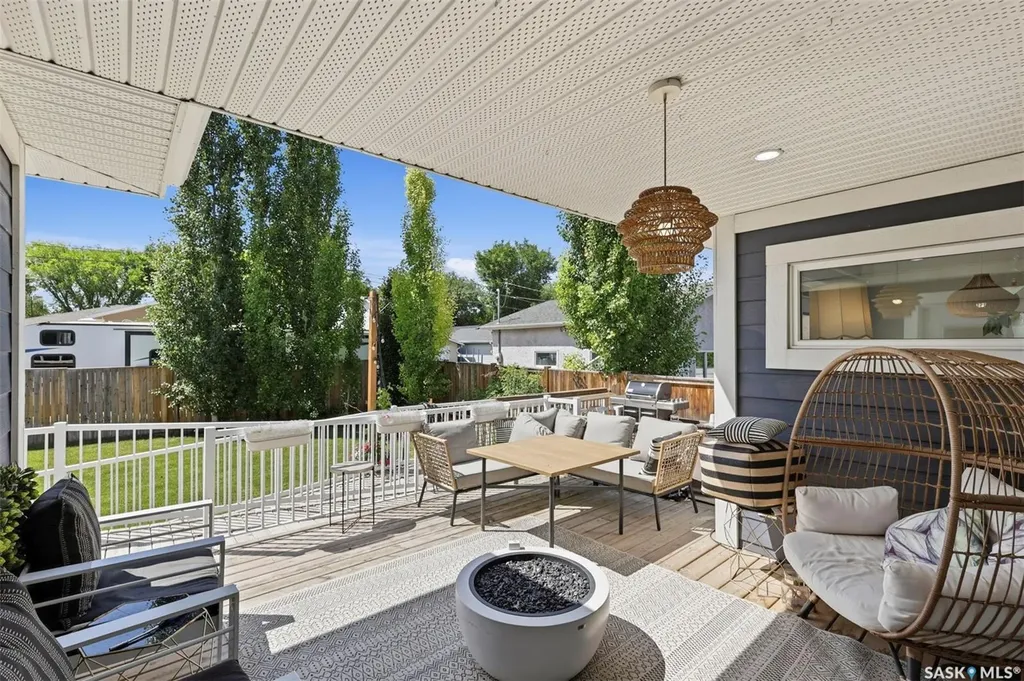 1521 10th Avenue N Saskatoon SK S7K 3A7