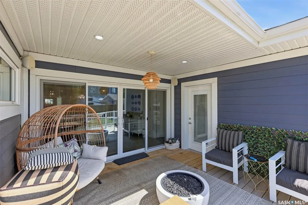1521 10th Avenue N Saskatoon SK S7K 3A7