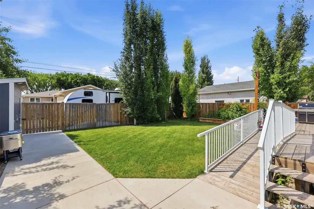 1521 10th Avenue N Saskatoon SK S7K 3A7