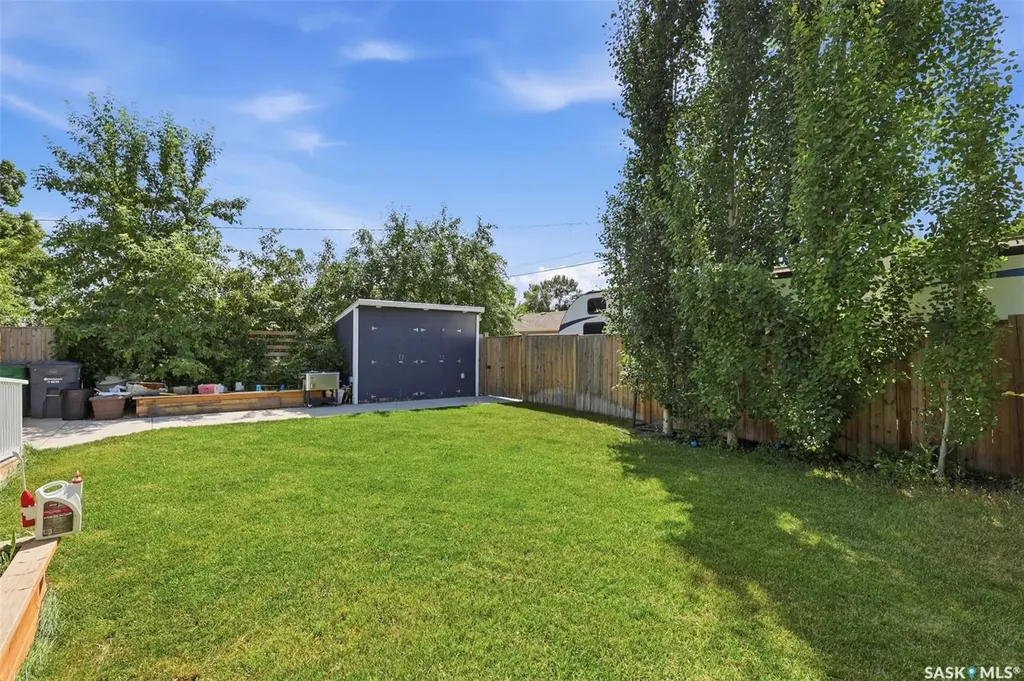 1521 10th Avenue N Saskatoon SK S7K 3A7