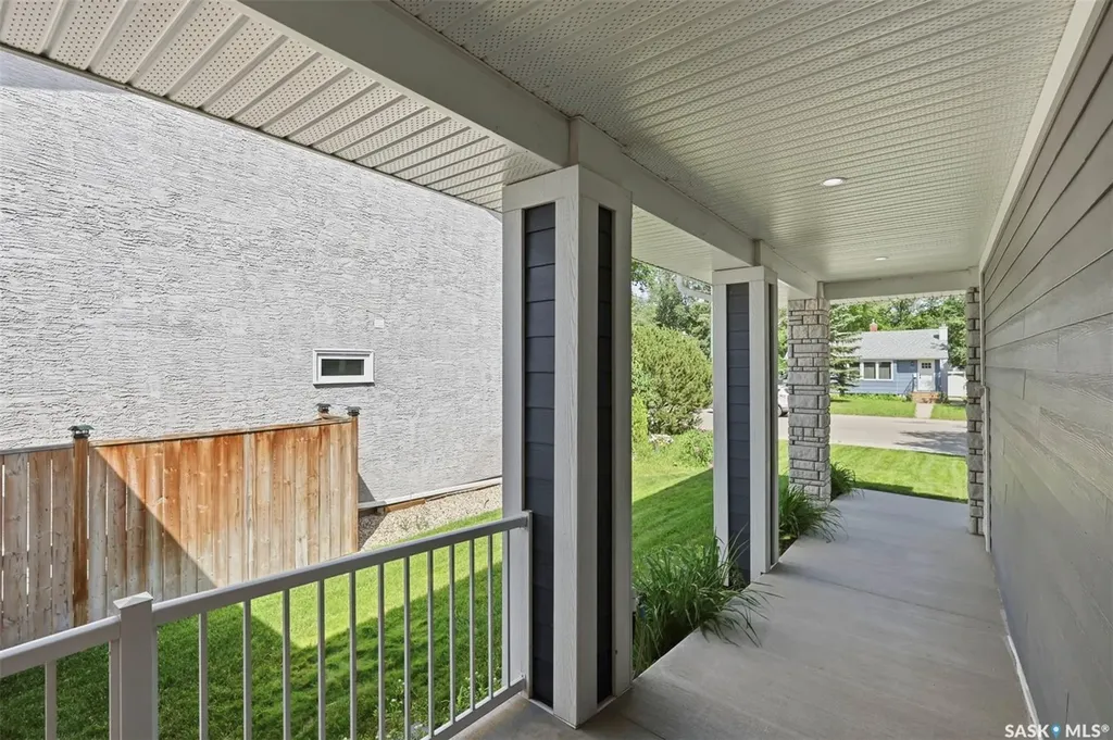 1521 10th Avenue N Saskatoon SK S7K 3A7