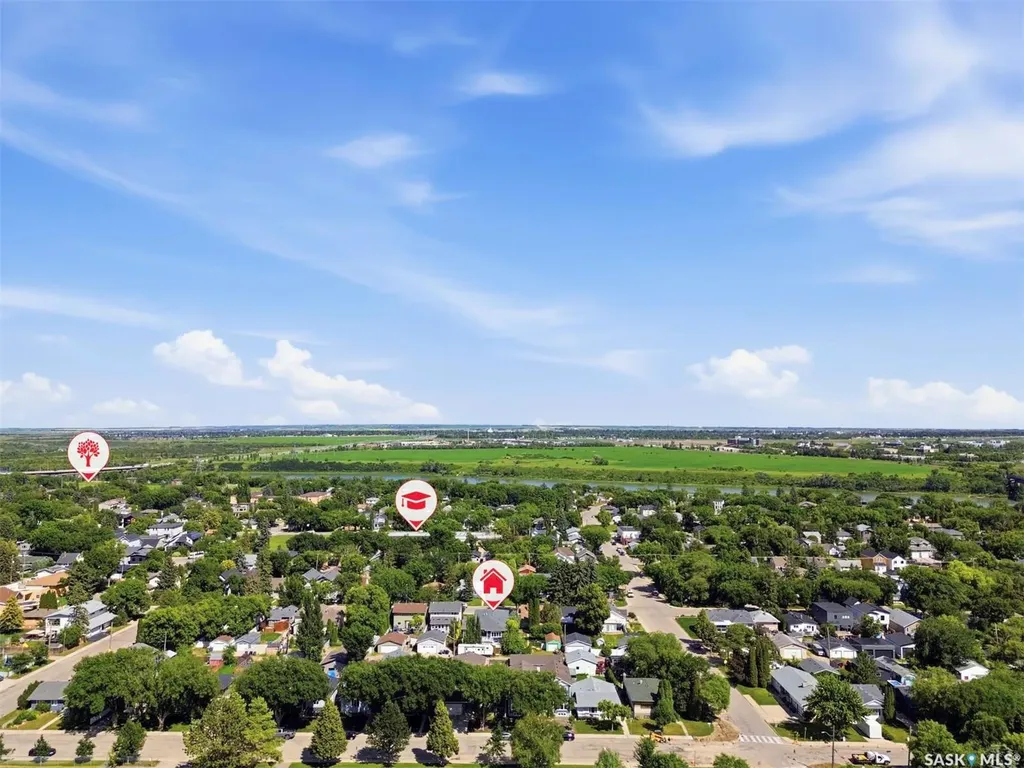 1521 10th Avenue N Saskatoon SK S7K 3A7