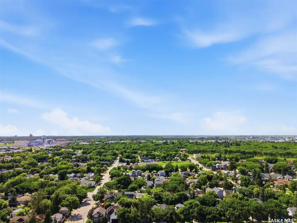 1521 10th Avenue N Saskatoon SK S7K 3A7