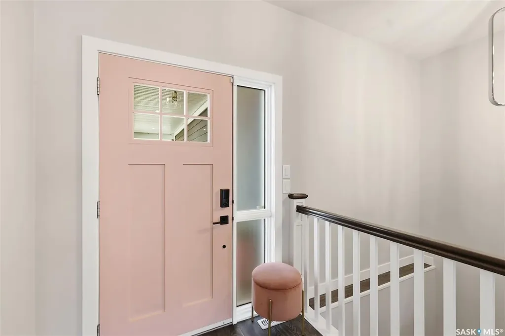 1521 10th Avenue N Saskatoon SK S7K 3A7
