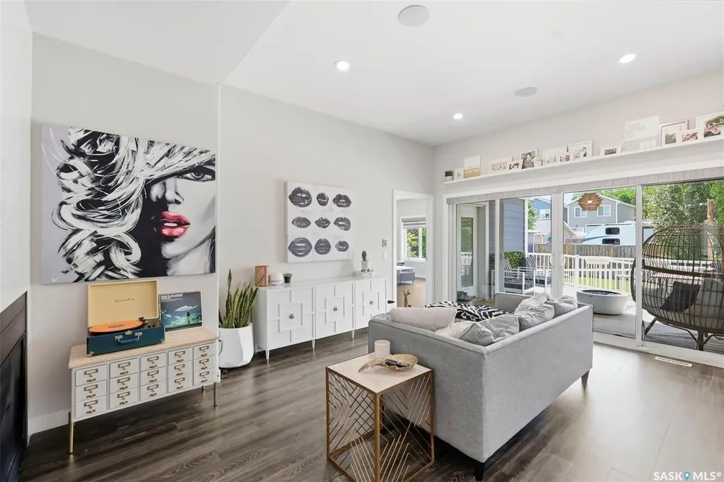 1521 10th Avenue N Saskatoon SK S7K 3A7