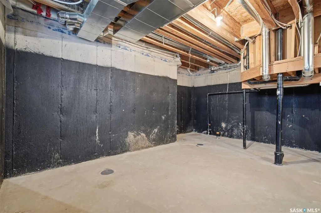 190 Rajput Way Saskatoon SK S7W 0L5