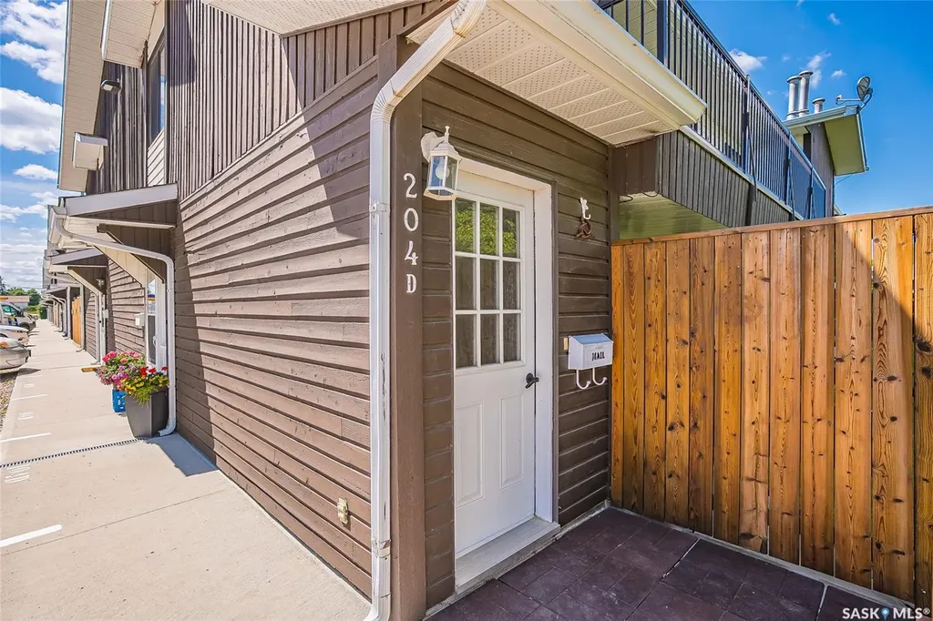 213 Main Street Martensville SK S0K 2T0