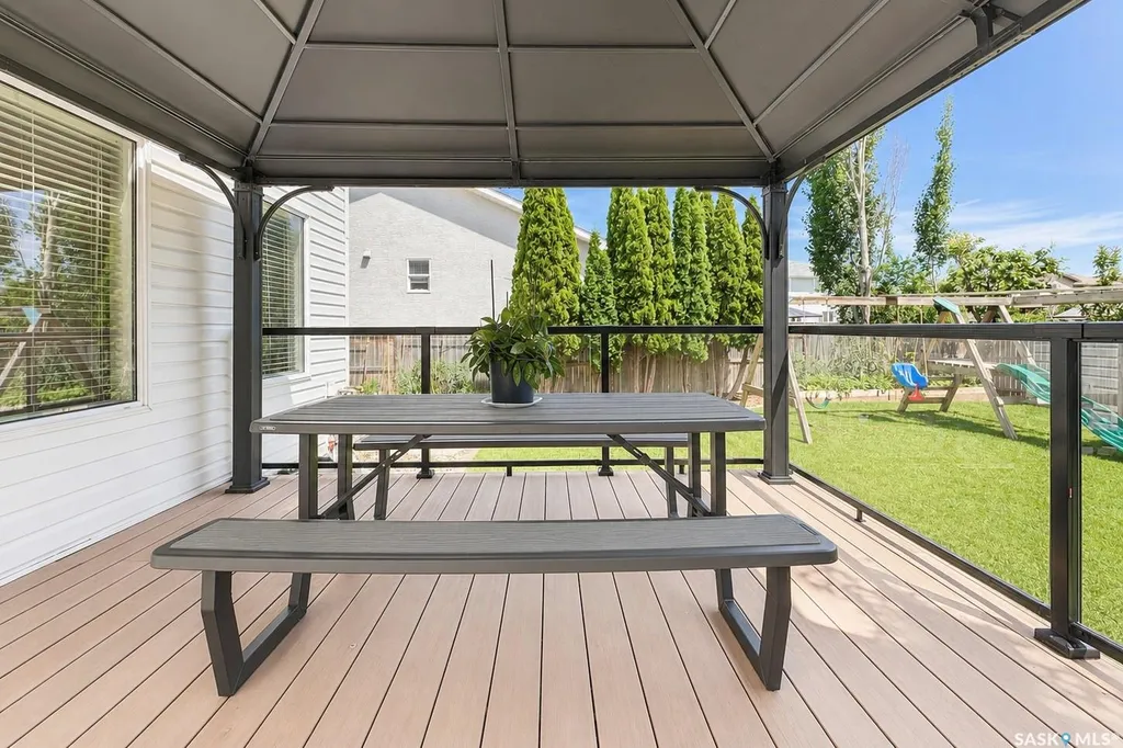338 Stensrud Road Saskatoon SK S7W 1B4