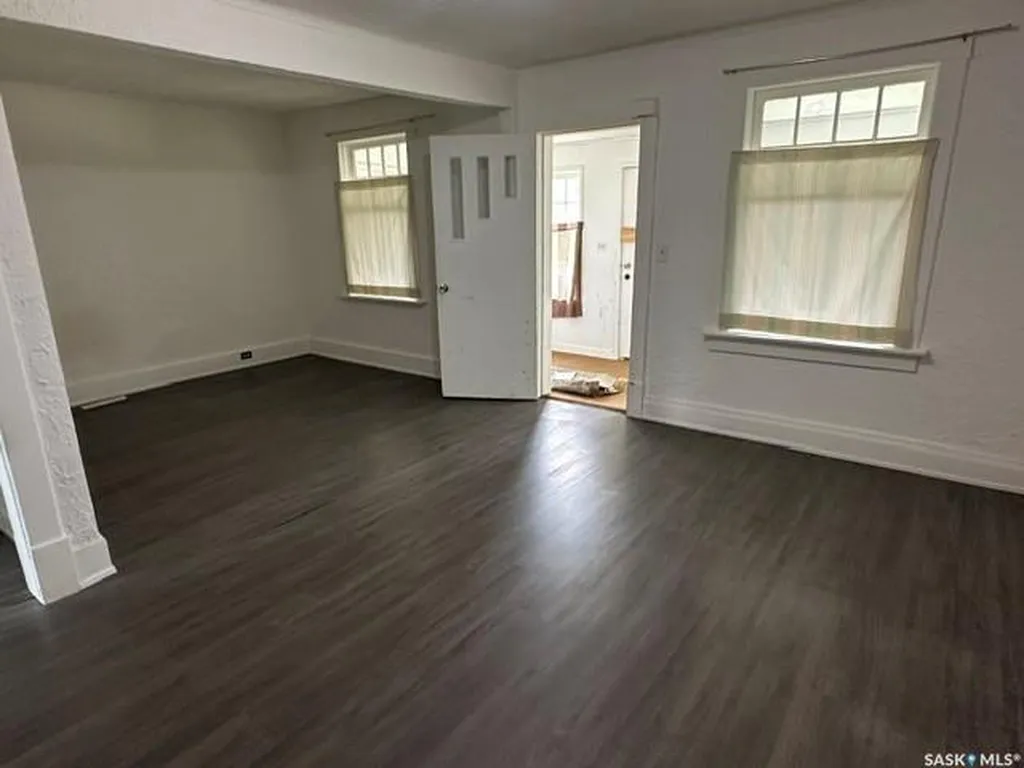 1447 Elphinstone Street Regina SK S4T 3M7