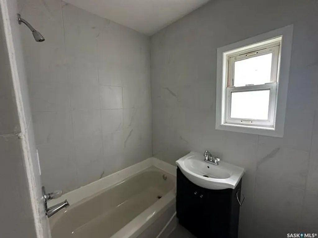 1447 Elphinstone Street Regina SK S4T 3M7