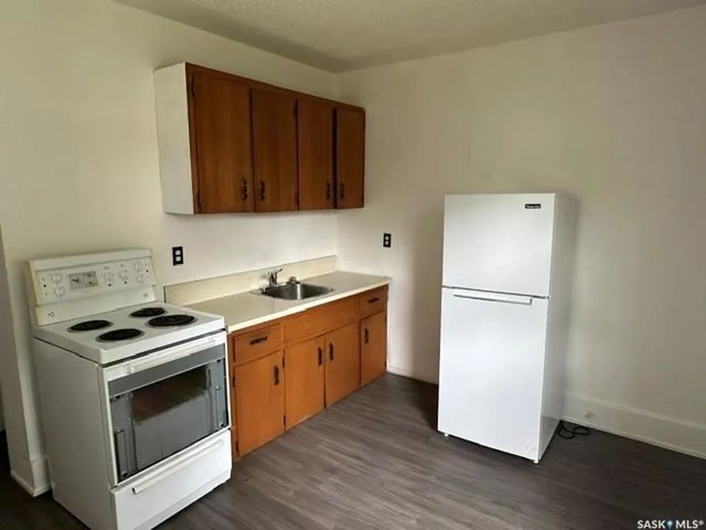 1447 Elphinstone Street Regina SK S4T 3M7