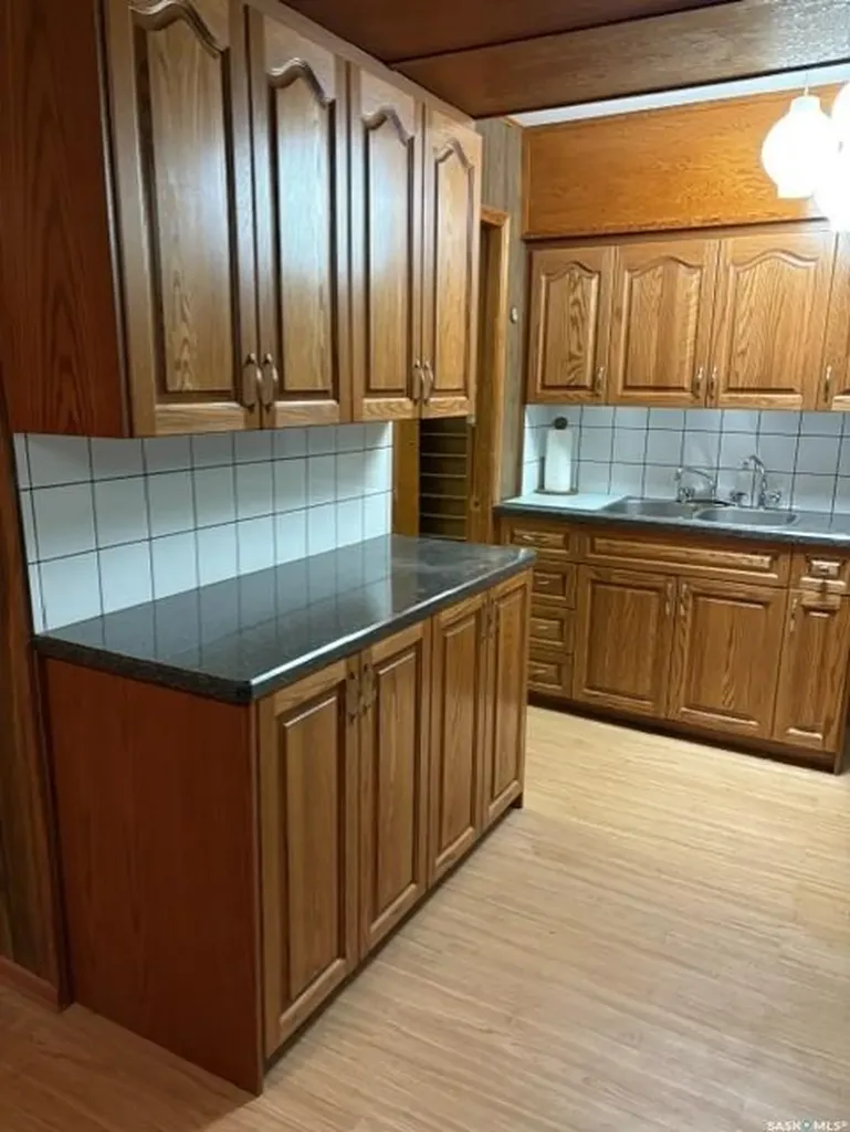 203 Argyle Street Regina SK S4R 4C5
