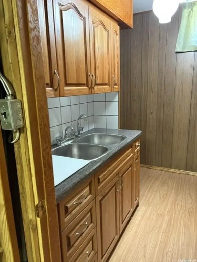 203 Argyle Street Regina SK S4R 4C5