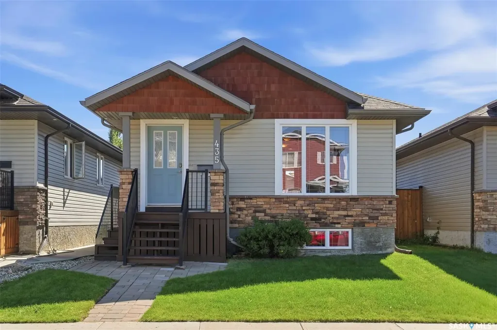 435 Coad Manor Saskatoon SK S7R 0C6