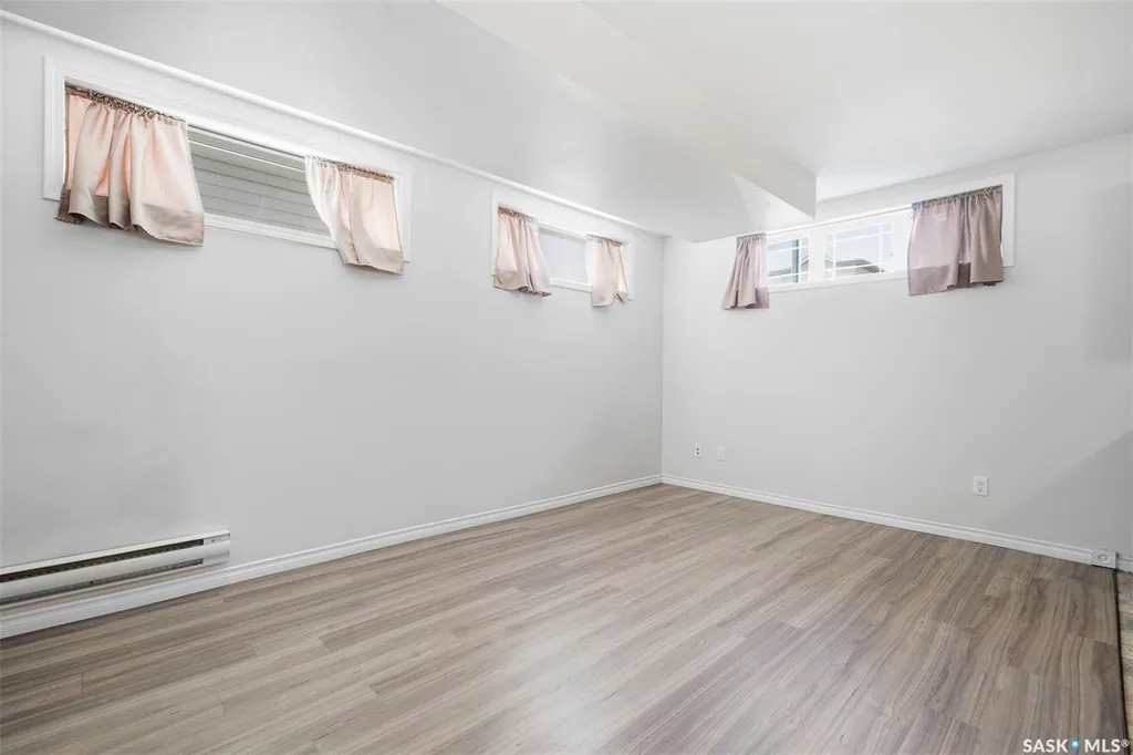 435 Coad Manor Saskatoon SK S7R 0C6
