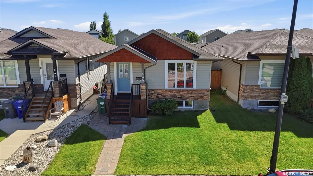 435 Coad Manor Saskatoon SK S7R 0C6