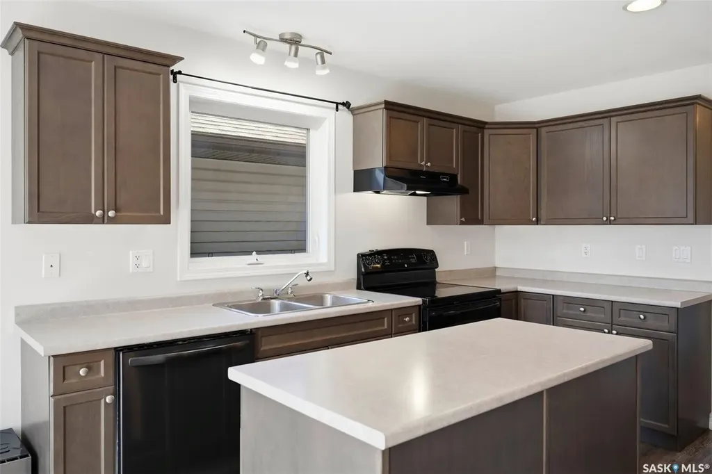 435 Coad Manor Saskatoon SK S7R 0C6