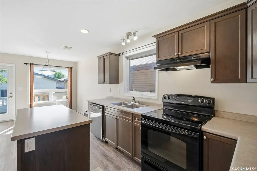 435 Coad Manor Saskatoon SK S7R 0C6