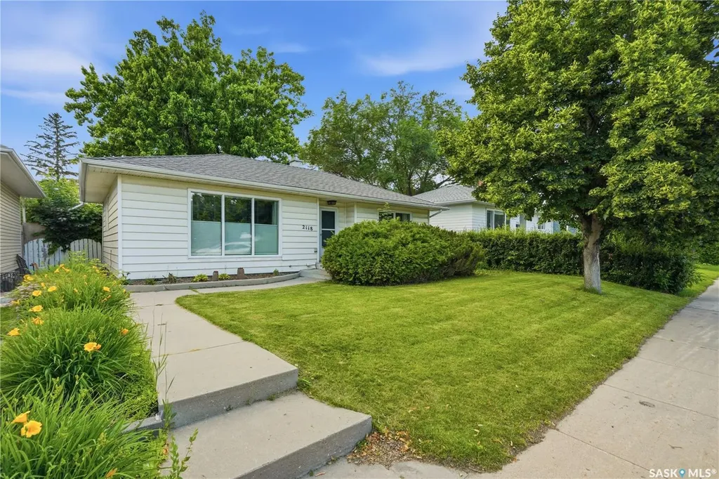 2118 Clarence Avenue S Saskatoon SK S7J 1L5