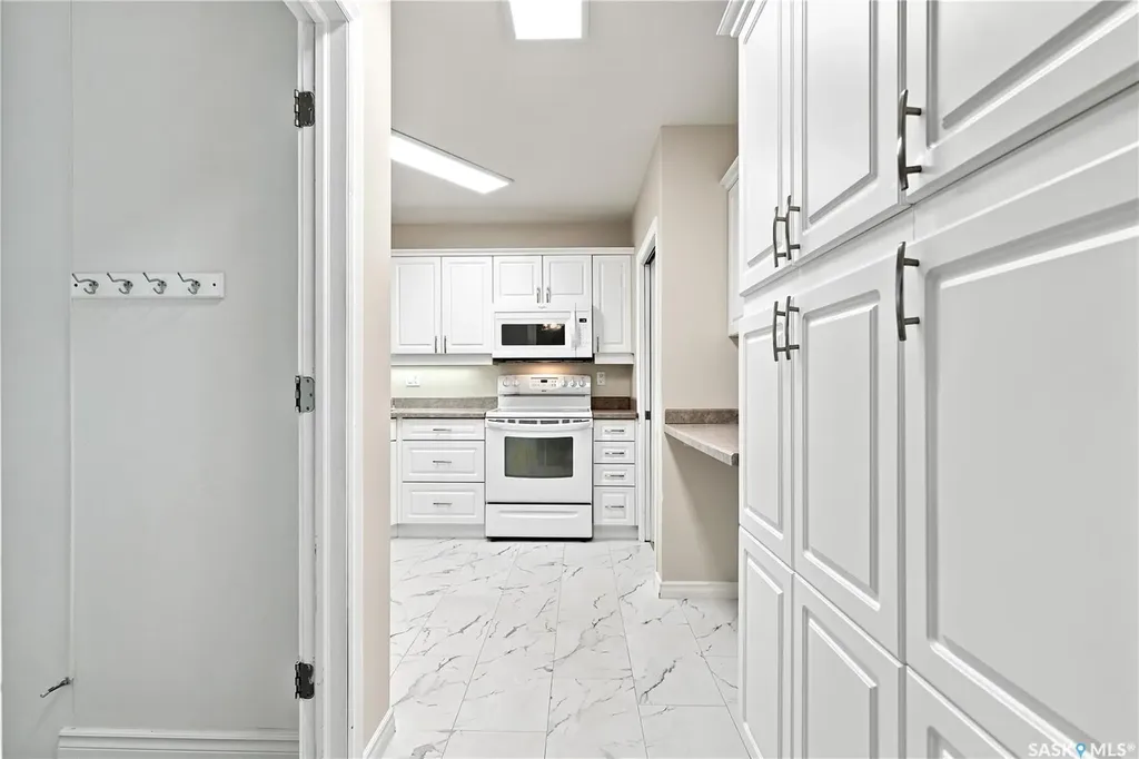2118 Clarence Avenue S Saskatoon SK S7J 1L5