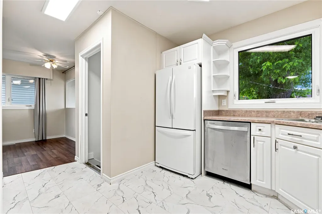 2118 Clarence Avenue S Saskatoon SK S7J 1L5