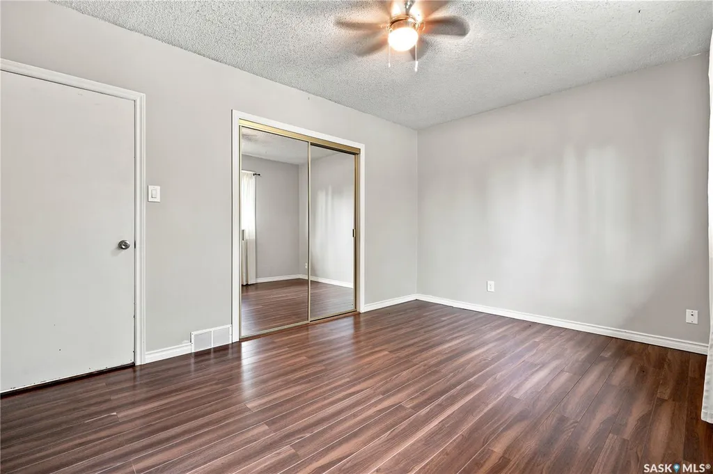 2118 Clarence Avenue S Saskatoon SK S7J 1L5