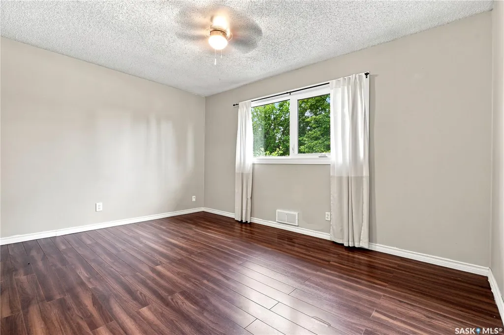 2118 Clarence Avenue S Saskatoon SK S7J 1L5