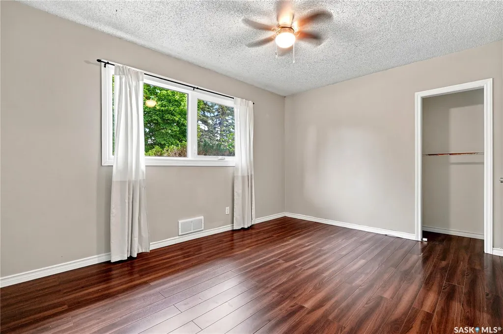2118 Clarence Avenue S Saskatoon SK S7J 1L5
