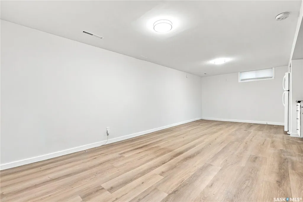 2118 Clarence Avenue S Saskatoon SK S7J 1L5