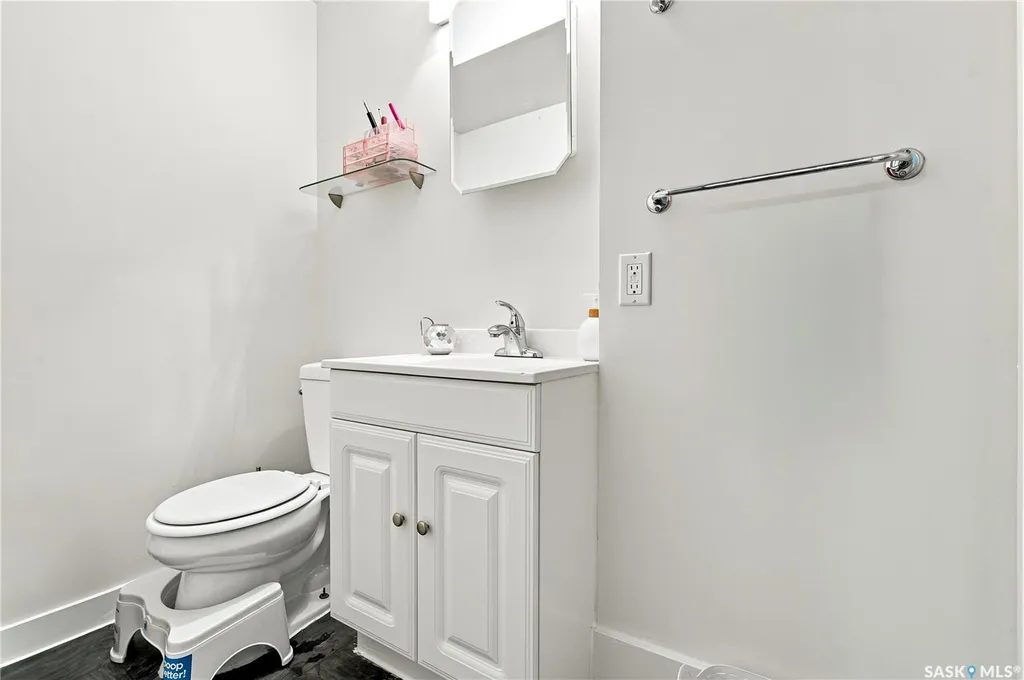2118 Clarence Avenue S Saskatoon SK S7J 1L5