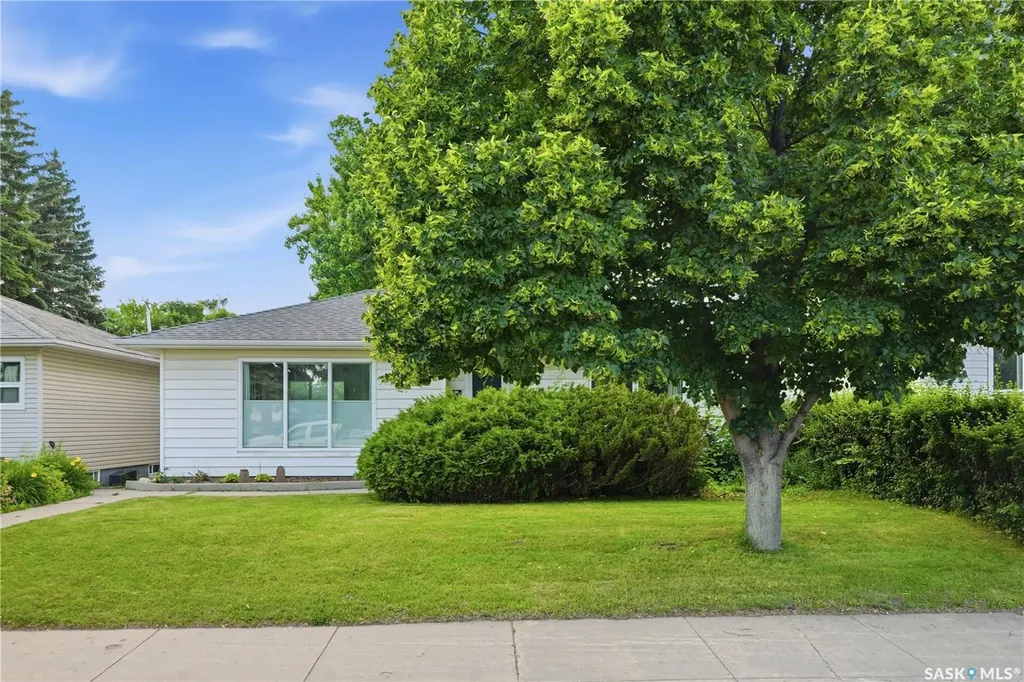 2118 Clarence Avenue S Saskatoon SK S7J 1L5