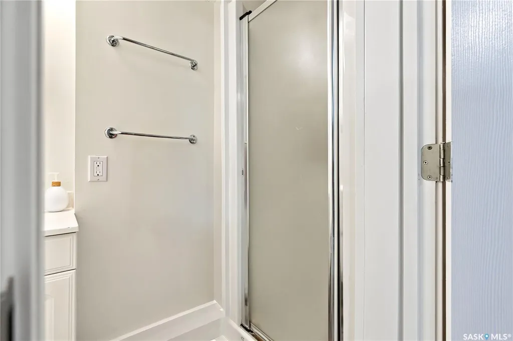 2118 Clarence Avenue S Saskatoon SK S7J 1L5