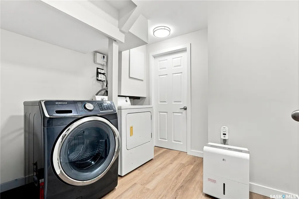 2118 Clarence Avenue S Saskatoon SK S7J 1L5