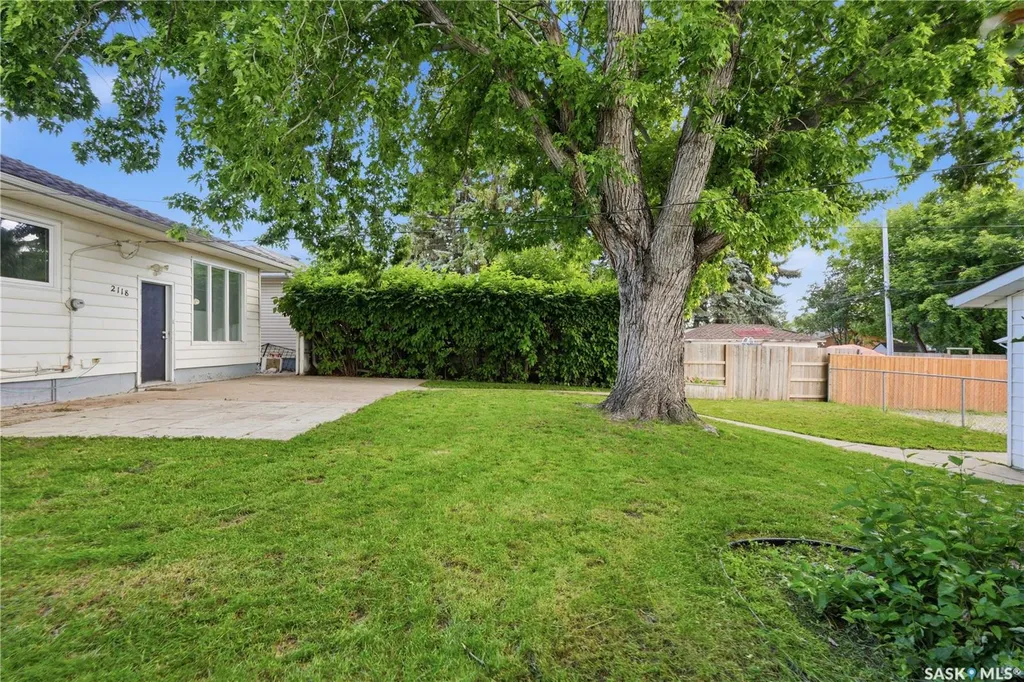 2118 Clarence Avenue S Saskatoon SK S7J 1L5